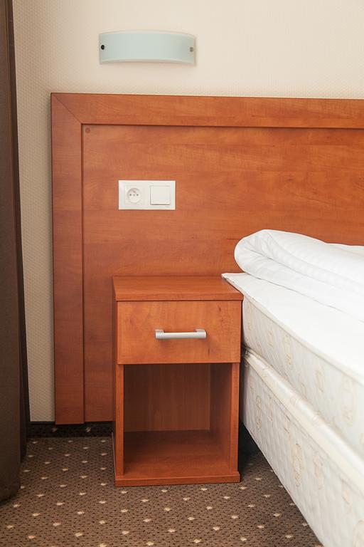 Papaver Hotel Ślesin Habitación foto